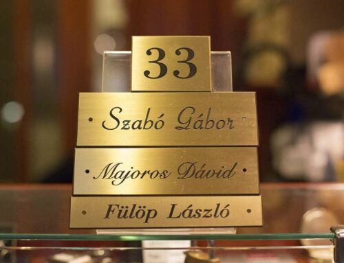 Tippek az olvasható névtáblák megtervezéséhez